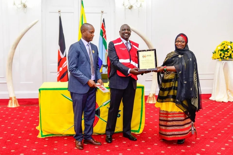 President William Ruto with Red cross Kenya Officials. the president allocated 2 billion to counter the effects of drought in the counties.