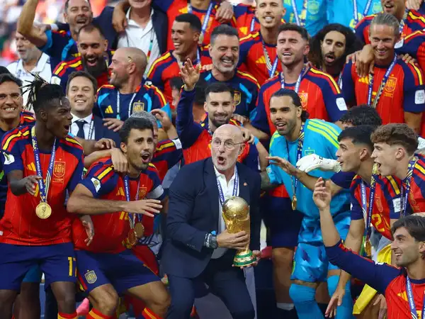 SPAIN LIFT SECOND WORLD CUP TITLE