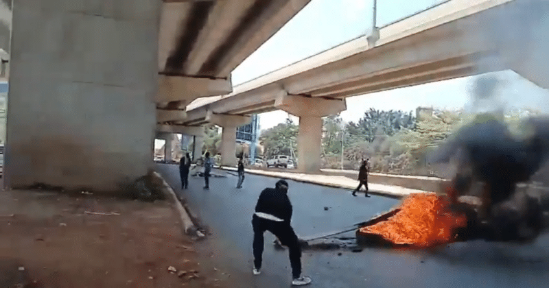 UON STUDENTS BLOCK WAIYAKI WAY, DEMAND OGAMBA’S EXIT